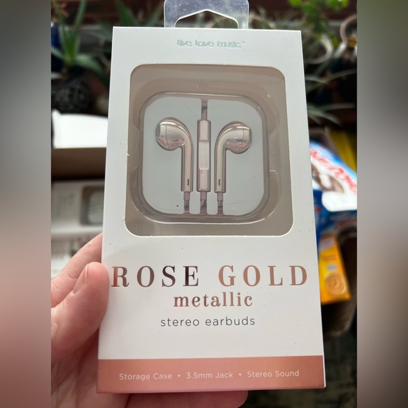 Earbuds - Picture 3 of 5